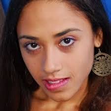 Mimi Allen's Instagram, Twitter & Facebook