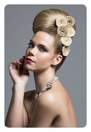 It would look stunning for a wedding or a prom. 40 Easy Beehive Hairstyles From 1950 To 2021 Style Easily