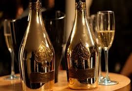 専用箱入り]アルマン・ド・ブリニャック ゴールド[NV][アルマンドブリニャック][Armand De Brignac] - カリフォルニアワインとピノノワールのワイン通販はしあわせワイン倶楽部