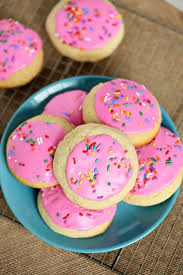 These Copycat Lofthouse Soft Frosted Sugar Cookies Are Soft Buttery And Addictive They Ve Got Sugar Cookies Recipe Soft Frosted Sugar Cookies Cookie Recipes