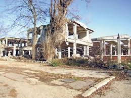 Garda de mediu se află, miercuri, în control la pădurea aflată în proprietatea familiei lui florin cîțu, informează antena3. Garda De Mediu Èi Ministerul Mediului TolereazÄ O BombÄ EcologicÄ In Centrul GalaÈiului Romania Libera