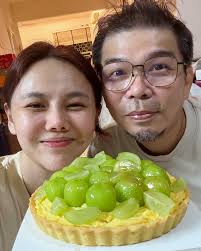 1 year into the lease i really am disheartened looking at the results of  how the shop space is doing. Yall already know we did 80% lesser sales  @qookee.sg On the other