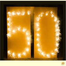 Lichterbild Brennende Zahl 50 Goldene Hochzeit Jubilaum Feuerwerk Hochzeit Geschenke Zur Goldenen Hochzeit Geschenke Zum Geburtstag Goldene Hochzeit