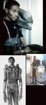 Alien Doesn T Look So Scary Now Does It Aliens Movie Classic Movies Scene Photo