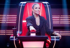 Alcançou sucesso ainda como vocalista da banda eva, vendendo mais de 4 milhões de discos, e chegando a fazer cerca de trinta shows por mês. Em Clique Com O Pai Filho De Ivete Sangalo Impressiona Pela Semelhanca Com A Mae O Presente