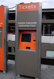 An Automatic Ticket Booth For The Bateaux Parisiens Making It Easy For People Of All Languages To Gain Access To The Cruise Daily Upda Cruise Boat Digital Signage Exhibition Space