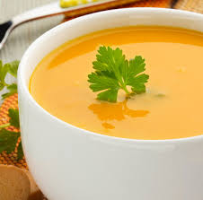 Mouillez avec 1 l d'eau, ajoutez les pommes de terre, le thym et le laurier. Soupe Au Chou Fleur Carotte Et Cumin Bio C Bon Votre Supermarche Pour Un Quotidien Bio Enfin Accessible