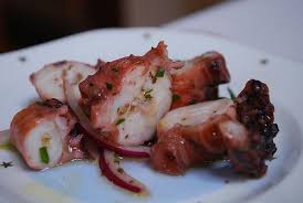 Scopri ricetta e consigli sulla cottura del polpo morbido per un'insalata di polpo perfetta! Il Segreto Per Bollire Il Polpo E Manternerlo Tenero Myitalian Ricette Italiane