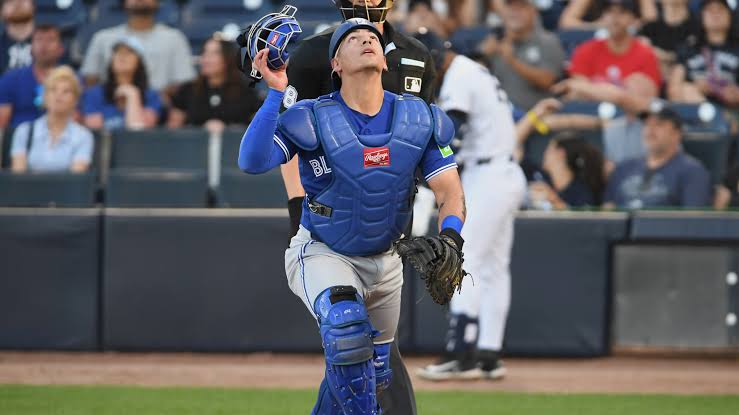 Toronto Blue Jays option C Brandon Valenzuela to Triple-A, assign five  players to Minor League camp