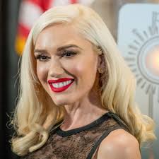 Gwen stefani , reportedly pregnant with her third child, turns 44 today (oct. Gwen Stefani Revealed Her Natural Brown Hair Color In A Throwback Photo Allure