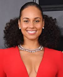 Alicia keys have rocked different style of a haircut ranges from finger waves, straight styles, bangs, short, low cut, braids, barrel curls, sleek, straight styles. Alicia Keys Entire No Makeup Makeup Grammys Look Cost Under 80 Here S How To Shop It Alicia Keys Hairstyles Alicia Keys Alicia Keys Braids