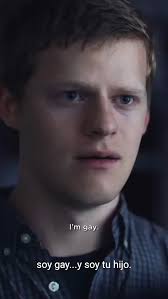 🎬 "500 días juntos" (500 days os Summer) es la historia de un joven  llamado Tom y de Summer, una chica nueva que llega a su trabajo. La  película muestra cómo se