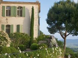 City Guide Nos Bonnes Adresses Deco Elle Decoration Beaux Jardins Maison En Provence Les Plus Beaux Jardins