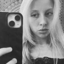 eloise marshall (@eloisemarshalll)