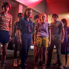 Милли бобби браун, вайнона райдер, дэвид харбор и др. Before You Watch Stranger Things 3 Today Read This Refresher Vogue