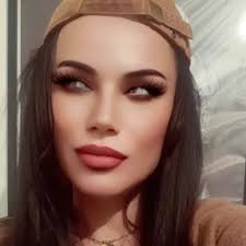 Muchas diferencias entre una afamada modelo, empresaria y vedette y una  actriz y cantante desconocida.