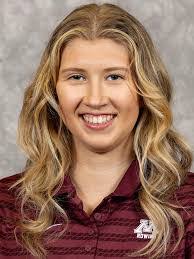 Dana Bott's Instagram, Twitter & Facebook