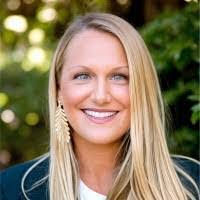 Elaine Locke's Instagram, Twitter & Facebook