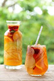 10 Recettes Faciles Et Savoureuses De Sangria Sangria Recette Facile Recette Sangria