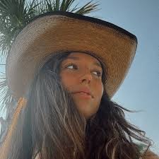 CECELIA 🕊️ PHILLIPS (@ceceliaaphillips) • Instagram photos and videos