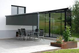 Freistehende Glasschiebeturen Als Windschutz Fur Terrassen Glasschiebetur Windschutz Terrasse Windschutz