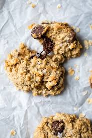 In a bowl, combine flour, baking soda, and cinnamon. Low Fat Chewy Chocolate Chip Oatmeal Cookies Skinnytaste