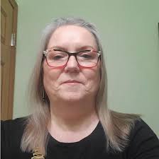 I find that a little immature for the coach to wear his hat