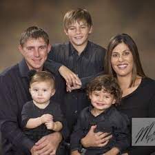 Family Portraits Milne Photography Family Studio Photography Family Portrait Poses Family Portrait Photography Poses