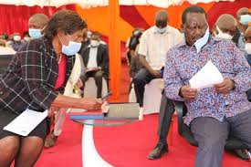 Jun 30, 2021 · alfred mutua, charity ngilu visit ailing governor kivutha kibwana at his makueni home wednesday, june 30, 2021 at 12:21 pm by naomi wandede • governors mutua and charity ngilu visited their makueni counterpart kivutha kibwana who has been ailing for weeks at his official residence in wote town Odm Chief Raila Odinga Launches Kitui Affordable Housing Project With Governor Charity Ngilu