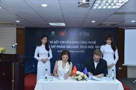 Sắc Mộc Lam chuyển giao công nghệ sản xuất mỹ phẩm Organic Plus | Báo Dân  trí