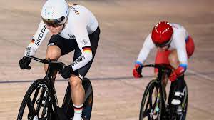 Track cycling also offers benefits of riding closely in a tight pack, riding on smaller gears at higher cadences, and the opportunity to practice tactics for sprinting. Uci Und Discovery Grunden Uci Track Cycling World League Eurosport