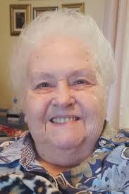 Maxine Fuller's Instagram, Twitter & Facebook