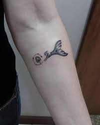 Conheça 29 artistas brasileiros que fazem as tattoos em fineline serem um arraso no mundo da tatuagem. Ritual Tattoo E Piercing Sereia Mar Iemanja Finelinetattoo Fineline Dotworktattoo Dotwork Pontilhismo Pontilhismotattoo Tattoos Tattooist Tattooing Tattooshop Tattooart Tattoosnob Tattoostudio Tatuagemfeminina Tattooartists Tattoer
