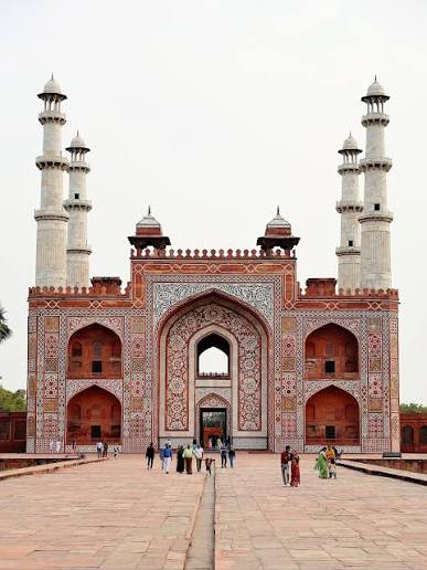 Did you know that the Mughal Emperor Akbar, commissioned one of the earliest churches to be built in North India? Catch the story behind the Akbar's church at Agra.