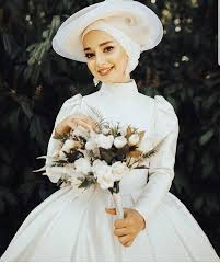 Goruntunun Olasi Icerigi 1 Kisi Dugun Ve Acik Hava Acik Dugun Goruntunun Hava Icerigi K Muslimah Wedding Dress Muslim Wedding Dresses Wedding Dresses