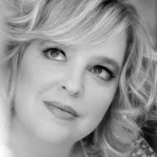 SYMPHONIC WAVES: ALMA & LA MER