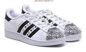 La nostra selezione scarpe da donna di 2021 è in offerta. Acquisti Online 2 Sconti Su Qualsiasi Caso Scarpe Donna Adidas
