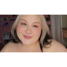 Gamer girl looking for connection in Michigan