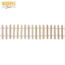 Natural Wood Picket Fence With Wire Wood Picket Fence Dollhouse Projects Picket Fence
