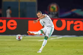 جمال الدين بن العمري من مواليد 25 ديسمبر 1989 بالجزائر العاصمة ، هو لاعب كرة قدم جزائري. Ø§Ù„Ø´Ø¨Ø§Ø¨ Ø§Ù„Ø³Ø¹ÙˆØ¯ÙŠ ÙŠØ´ÙƒÙˆ Ù…Ø¬Ø¯Ø¯Ø§ Ø¬Ù…Ø§Ù„ Ø¨Ù„Ø¹Ù…Ø±ÙŠ Ø¥Ù„Ù‰ Ø§Ù„ÙÙŠÙØ§ Ø§Ù„Ø´Ø±ÙˆÙ‚ Ø£ÙˆÙ†Ù„Ø§ÙŠÙ†