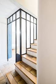 Verriere D Angle Avec Porte Coulissante Couloir Et Hall D Entree De Style Par Ox Idee Porte Coulissante Verriere Escalier Escalier Industriel