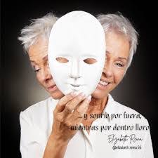 Elizabeth Reina's Instagram, Twitter & Facebook