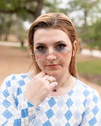 ladies and gentlemen… ✨her✨ such a beautiful shoot with @samtaylorrr3 ,  thanks for being the best first SHSU grad a girl could ever ask for!