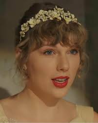 I stan a hardworking queen👑. Evermore Willow Music Video Taylor Swift New Taylor Swift Pictures Taylor Swift Fan
