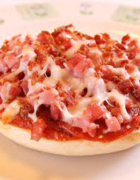 Homemade Pizza Bagel Recipe Make These Fun Pizza Bagel Bites Recipe Recipes Bagel Bites Bagel Bites Recipe