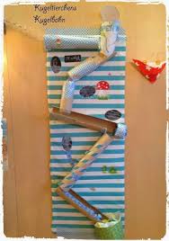 Das kaleidoskop ist eine röhre, welche in der regel eine länge von 12 bis 15 zentimetern hat. Bin Ich Ein Eichhornchen Rolling Rolling Rolling Basteln Bastelideen Basteln Mit Kleinkindern