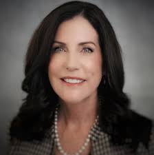 Suzan Holcomb, Realtor