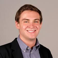 I'm excited to share that in May, I graduated magna cum laude from the  University of Notre Dame with a BBA in Business Analytics and a minor in  Sociology.