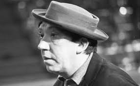 El comediante Rob Torres realizando un número cómico que utiliza la  complicidad del público y que lo mantiene atrapado hasta el final en el  Budapest International Circus.!!!