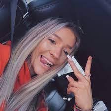 Aurora Richardson's Instagram, Twitter & Facebook